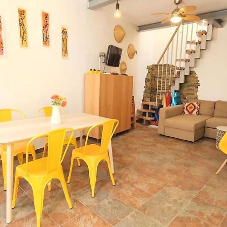 Lovelystay - Yellow Submarine House ลากอส ภายนอก รูปภาพ