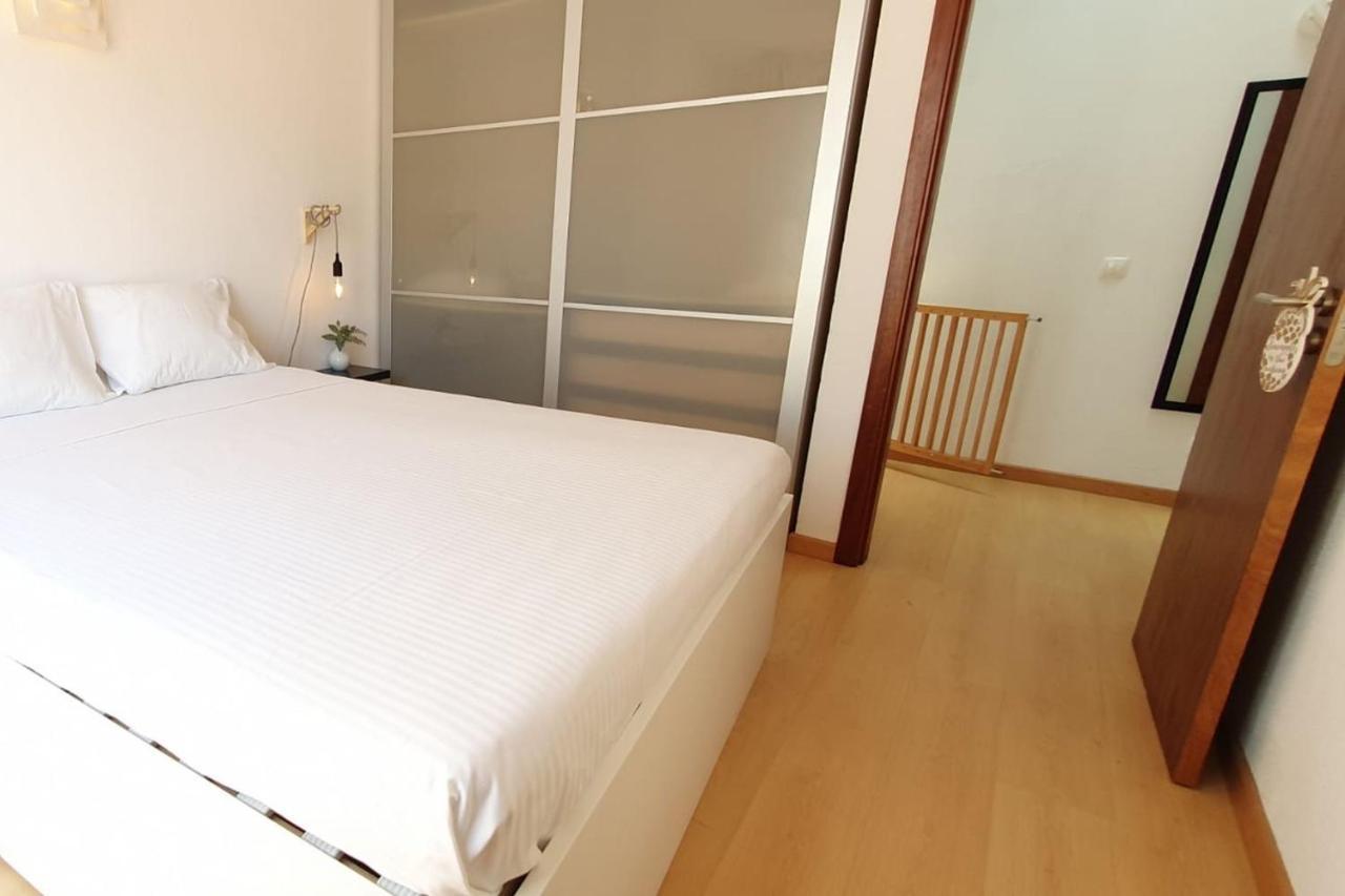 Lovelystay - Yellow Submarine House ลากอส ภายนอก รูปภาพ