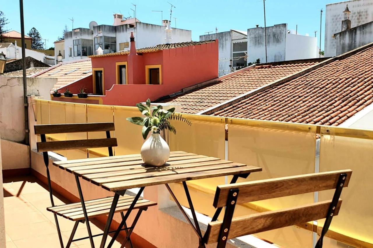 Lovelystay - Yellow Submarine House ลากอส ภายนอก รูปภาพ