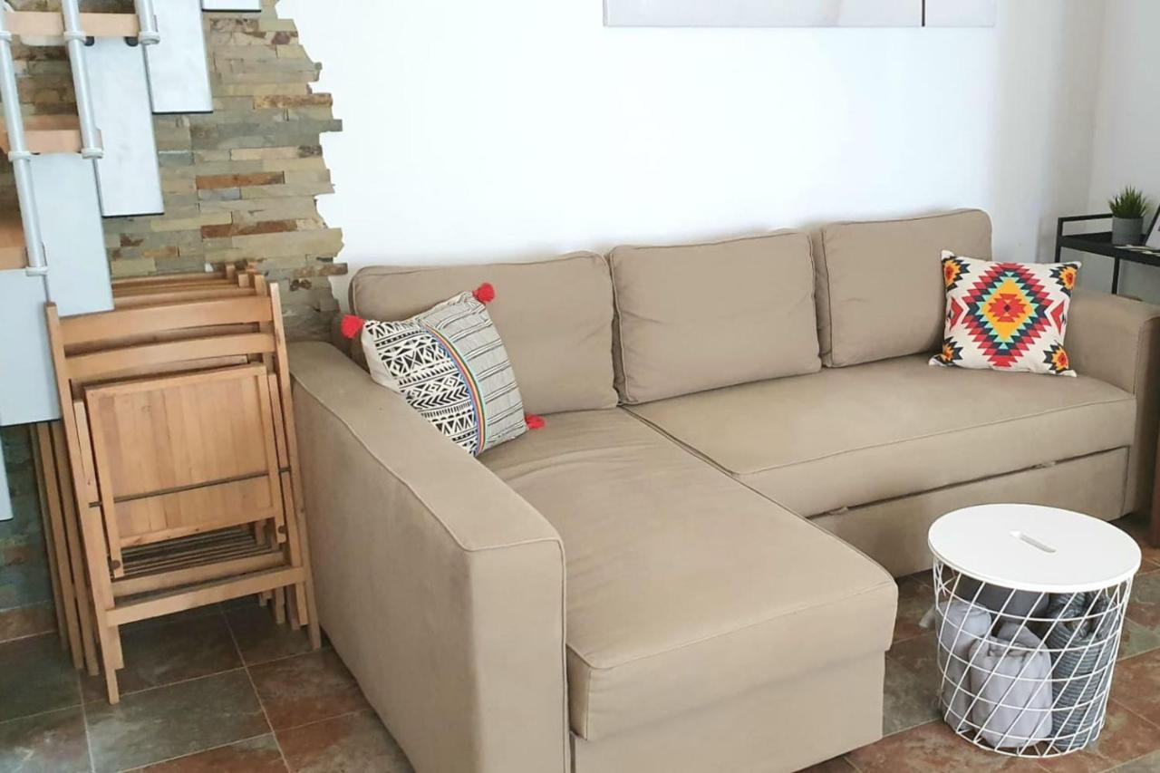 Lovelystay - Yellow Submarine House ลากอส ภายนอก รูปภาพ