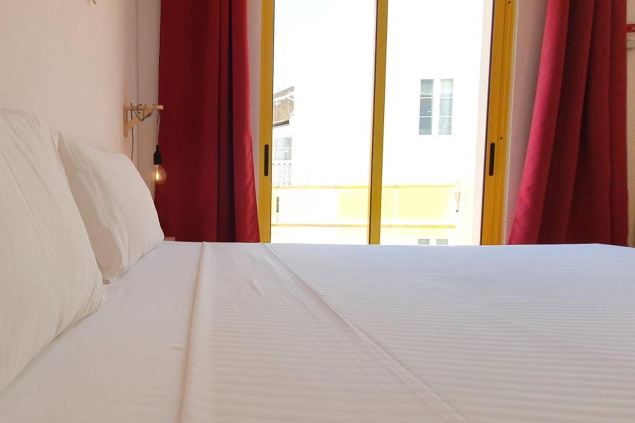 Lovelystay - Yellow Submarine House ลากอส ภายนอก รูปภาพ