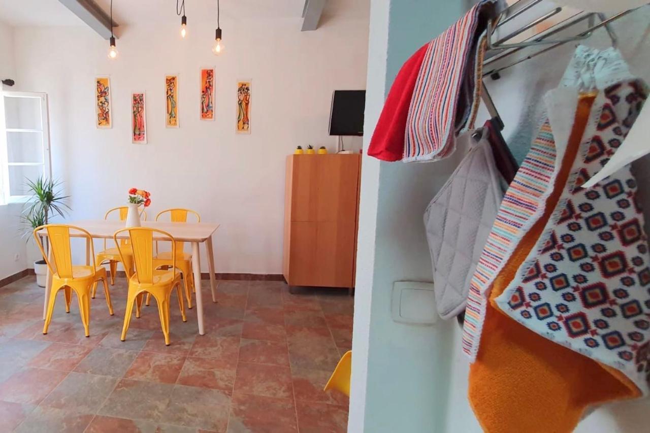 Lovelystay - Yellow Submarine House ลากอส ภายนอก รูปภาพ