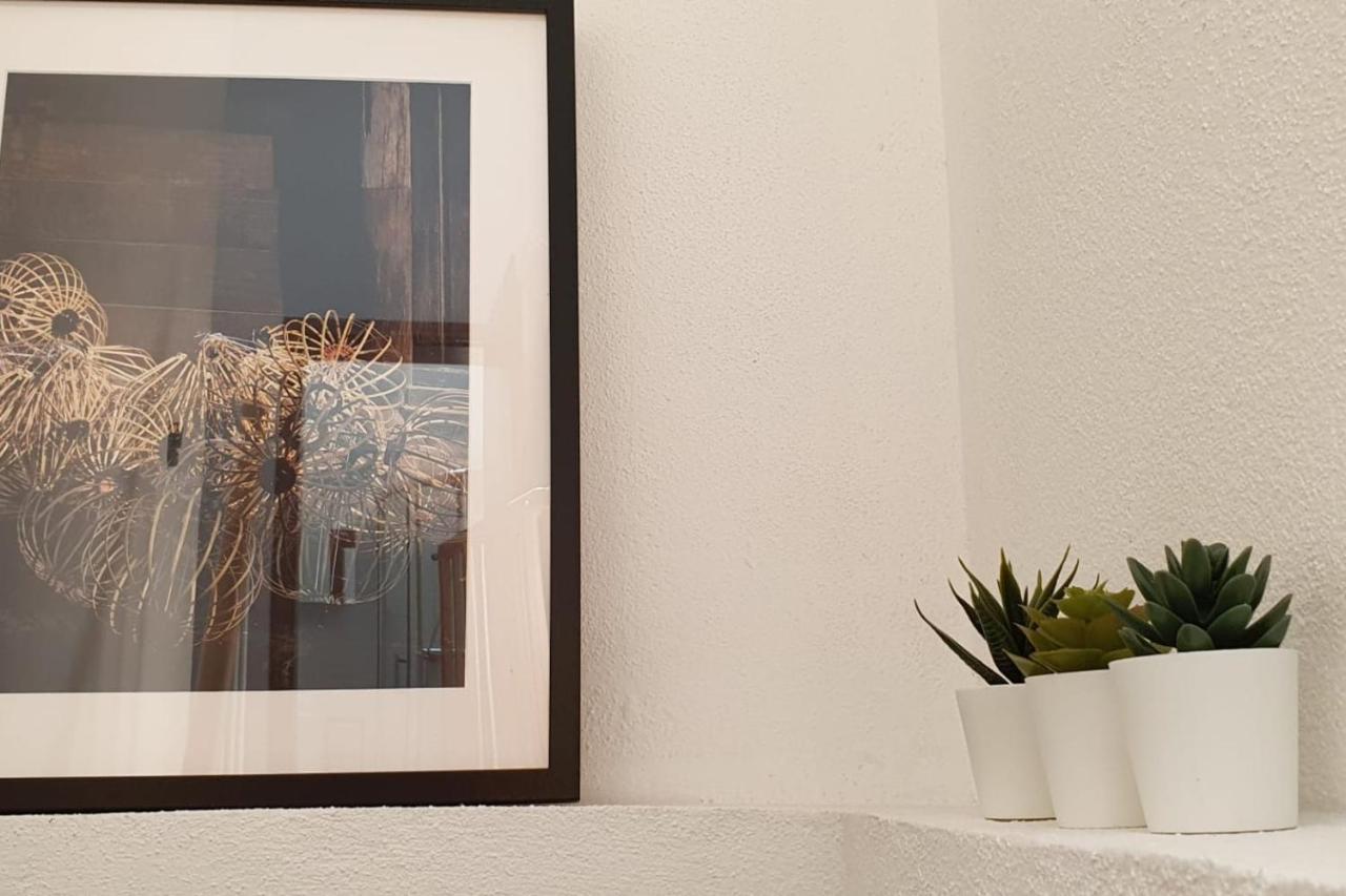 Lovelystay - Yellow Submarine House ลากอส ภายนอก รูปภาพ
